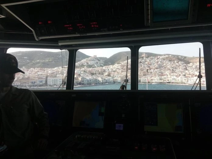 Δείτε εντυπωσιακές φωτογραφίες από το εσωτερικό του Αμερικανικού ταχύπλοου σκάφους «USNS CARSON CITY» που κατέπλευσε στη Σύρο